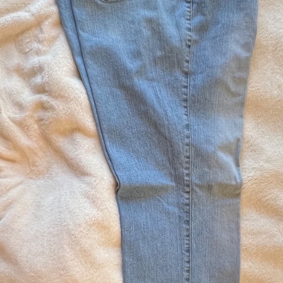 Wrangler Jeans by Aura - Size 20 Regular - almost new - Picture 6 of 8